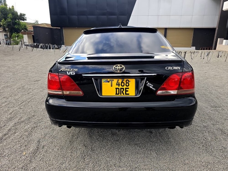 Toyota Crown 2006 Inauzwa Mwanza Tanzania