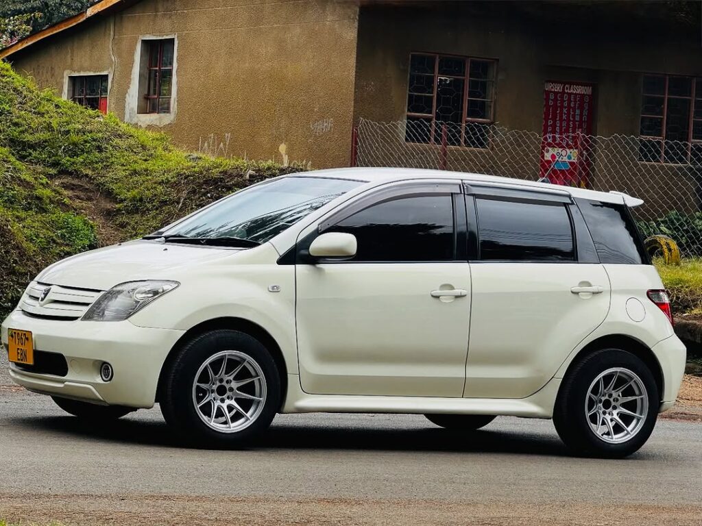 Toyota IST bei poa sokoni Arusha Tanzania