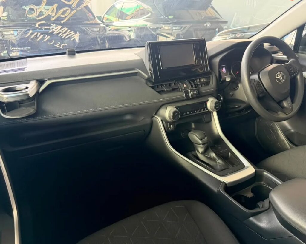 Toyota Rav4 2020 Inauzwa Dar es Salaam Tanzania