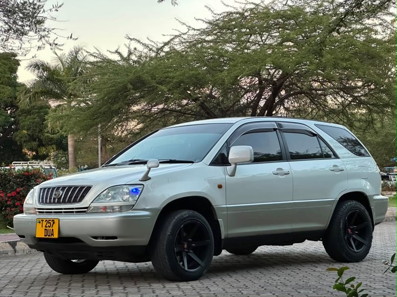 Magari Used Toyota Harrier 2004 Dar es Salaam Tanzania