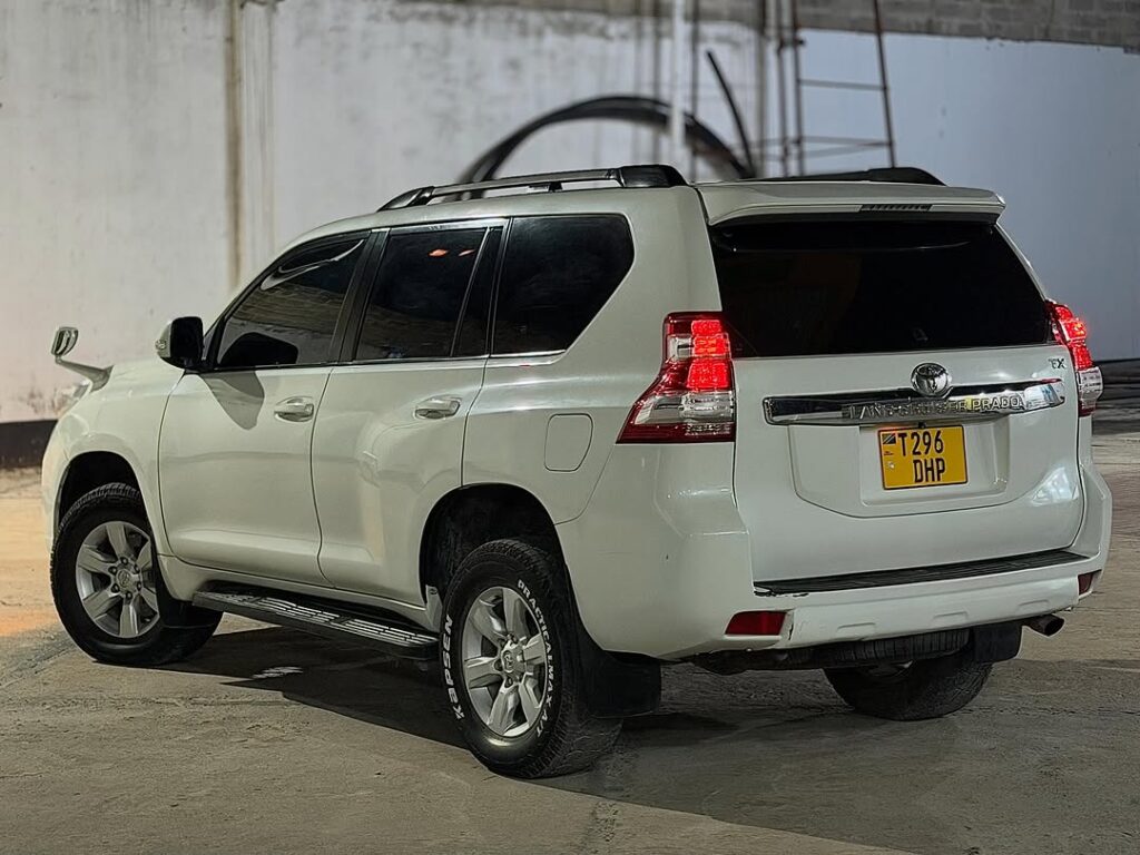 Magari Sokoni Toyota Land Cruiser Prado ya Bei Poa 2014