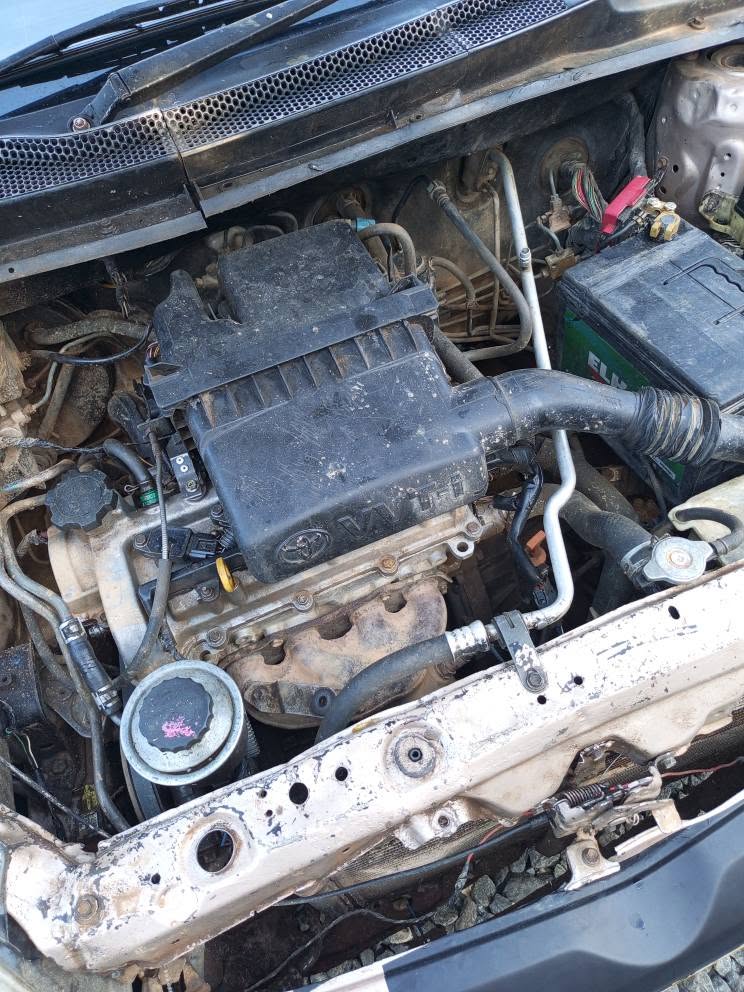 Magari Sokoni Toyota Vitz ya Bei Poa 2002