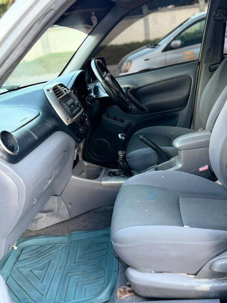 Toyota Rav4 2003 for Sale in Dar es Salaam