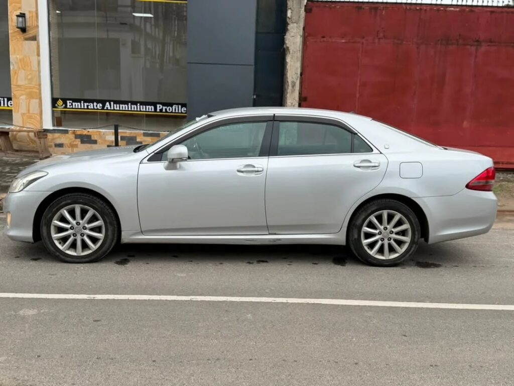 Buy Toyota Crown 2009 for Sale in Dar es Salaam