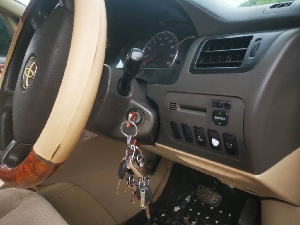 Toyota Alphard 2006 for Sale in Dar es Salaam