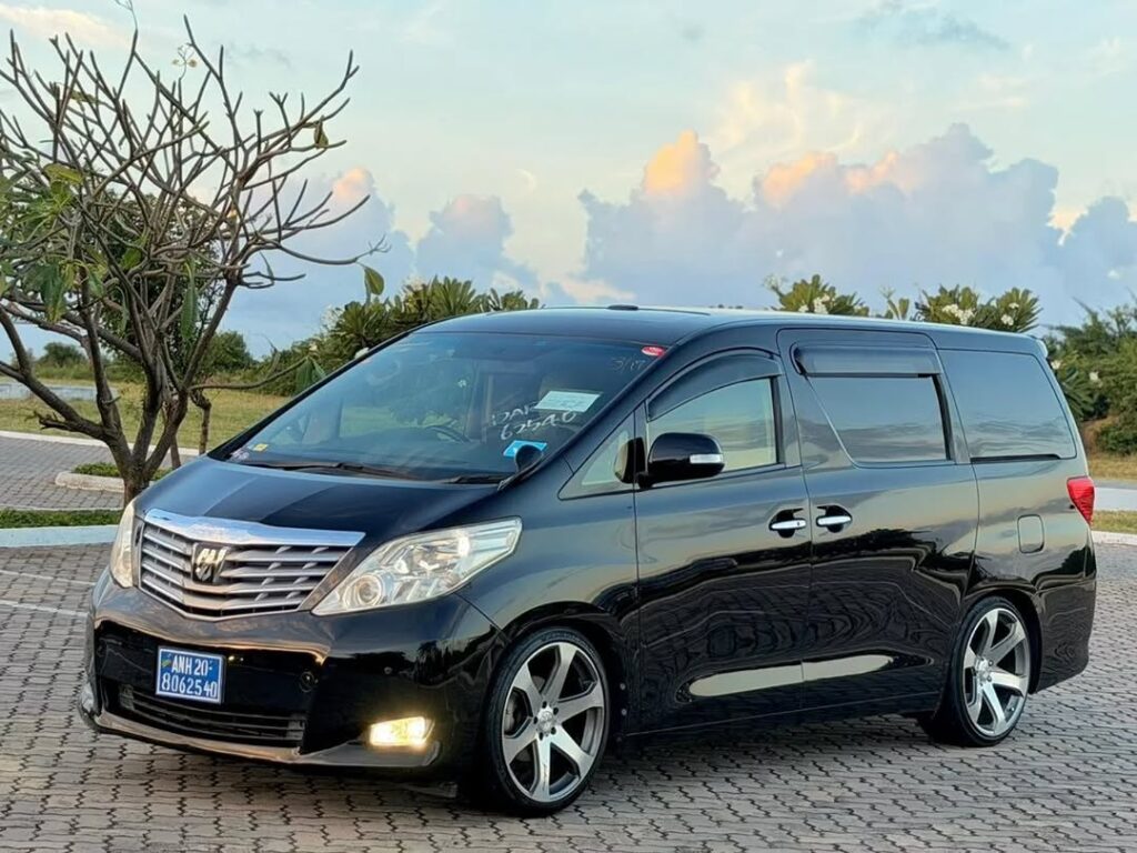 Magari Sokoni Toyota Alphard ya Bei Poa 2009
