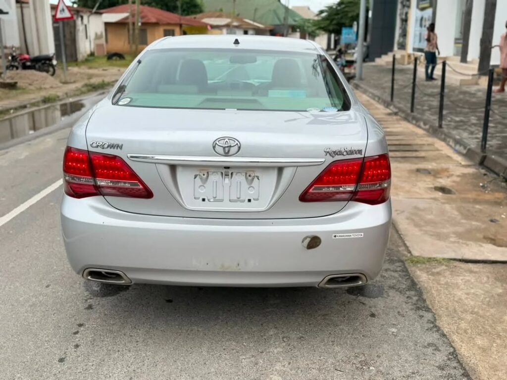 Price Of Toyota Crown 2009 for Sale in Tanzania