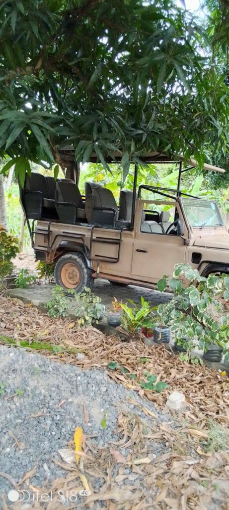 Magari Defender 1998 lipo Dar es Salaam