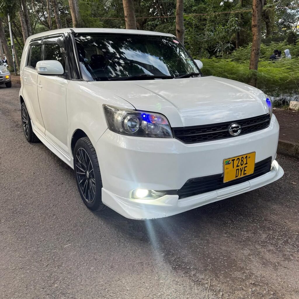 Magari Sokoni Toyota Rumion ya Bei Poa 2011