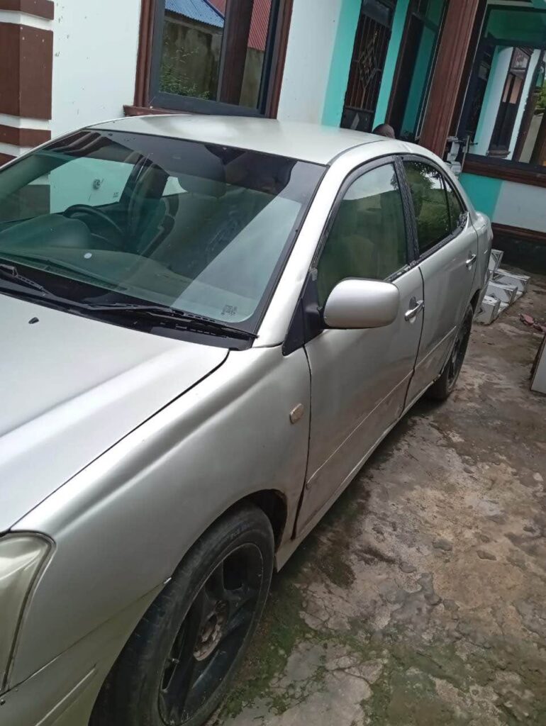 Magari Sokoni Toyota Premio ya Bei Poa 2005