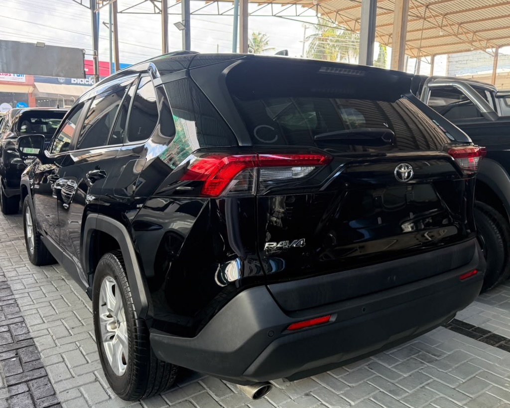 Magari Sokoni Toyota Rav4 ya Bei Poa 2020