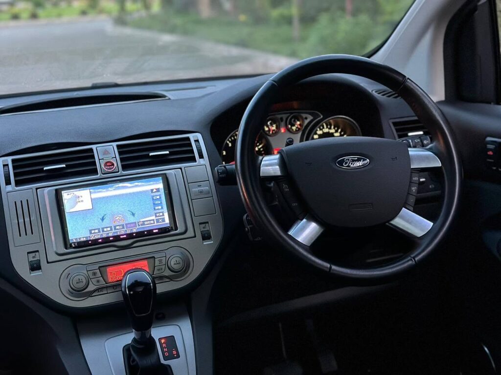Ford Kuga bei poa sokoni Dar es Salaam Tanzania