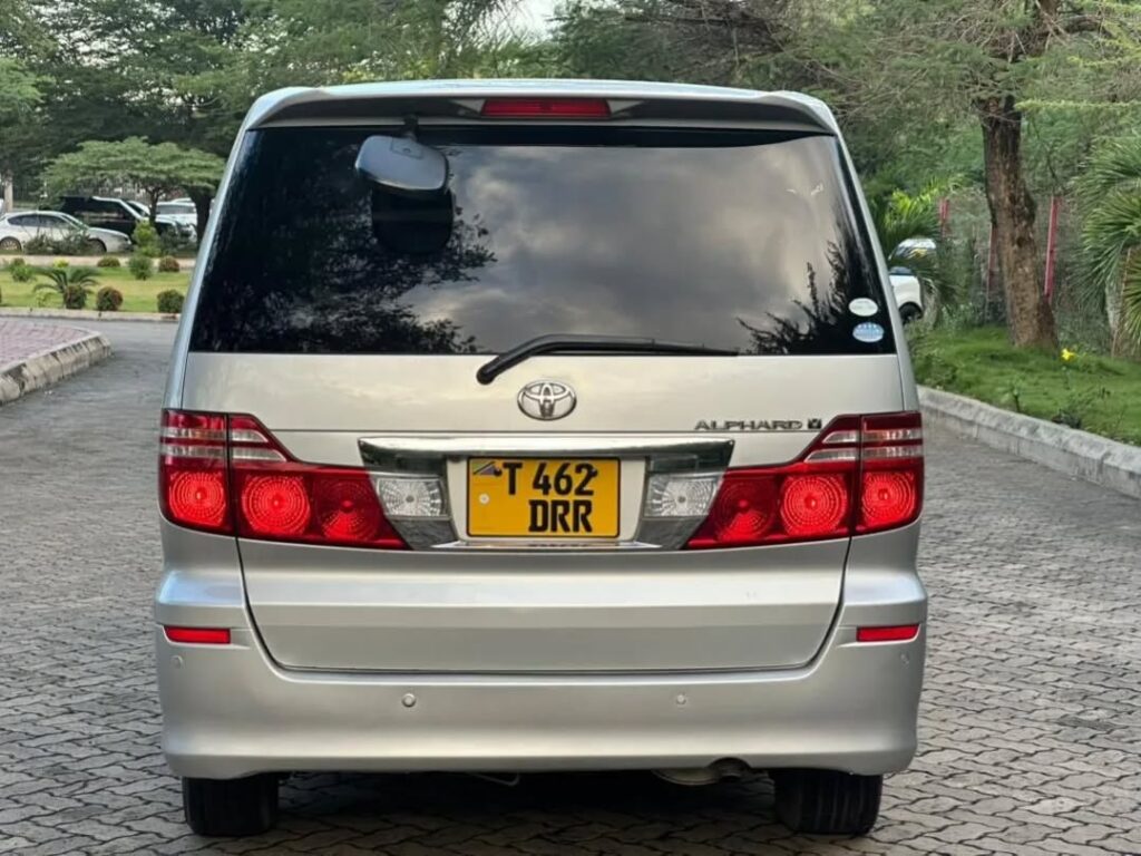 Toyota Alphard bei poa sokoni Dar es Salaam Tanzania