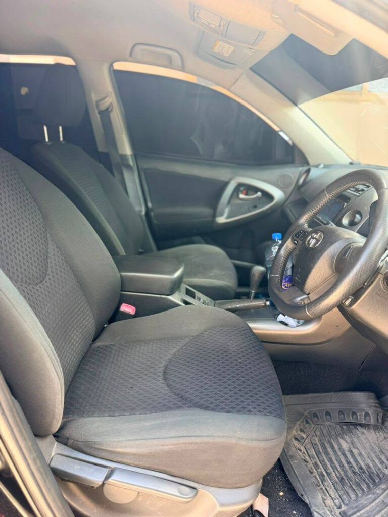 Price Toyota Vanguard 2011 for Sale in Dar es Salaam