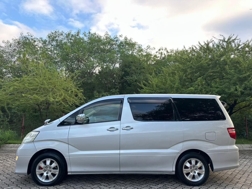 Toyota Alphard bei poa sokoni Dar es Salaam Tanzania