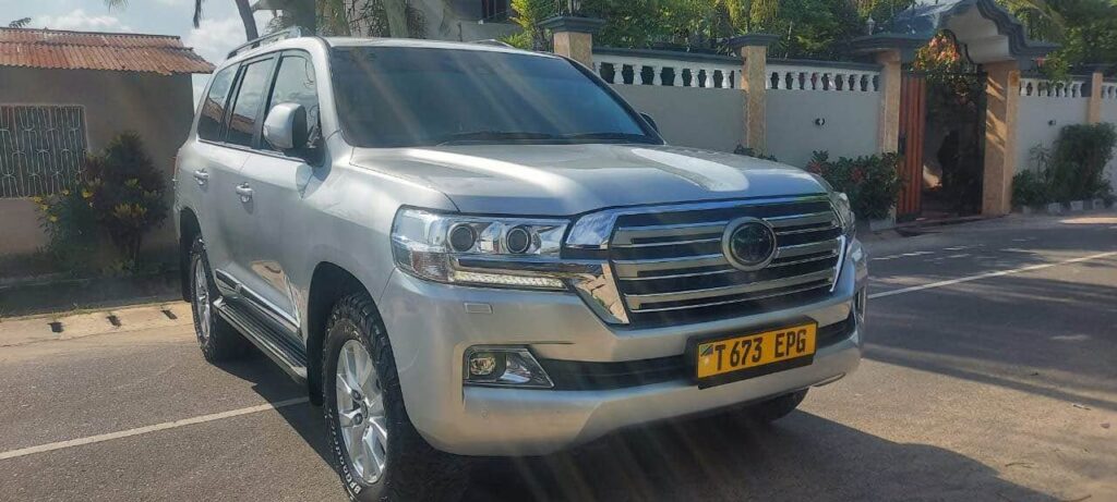Buy Toyota Land Cruiser V8 2018 for Sale in Dar es Salaam