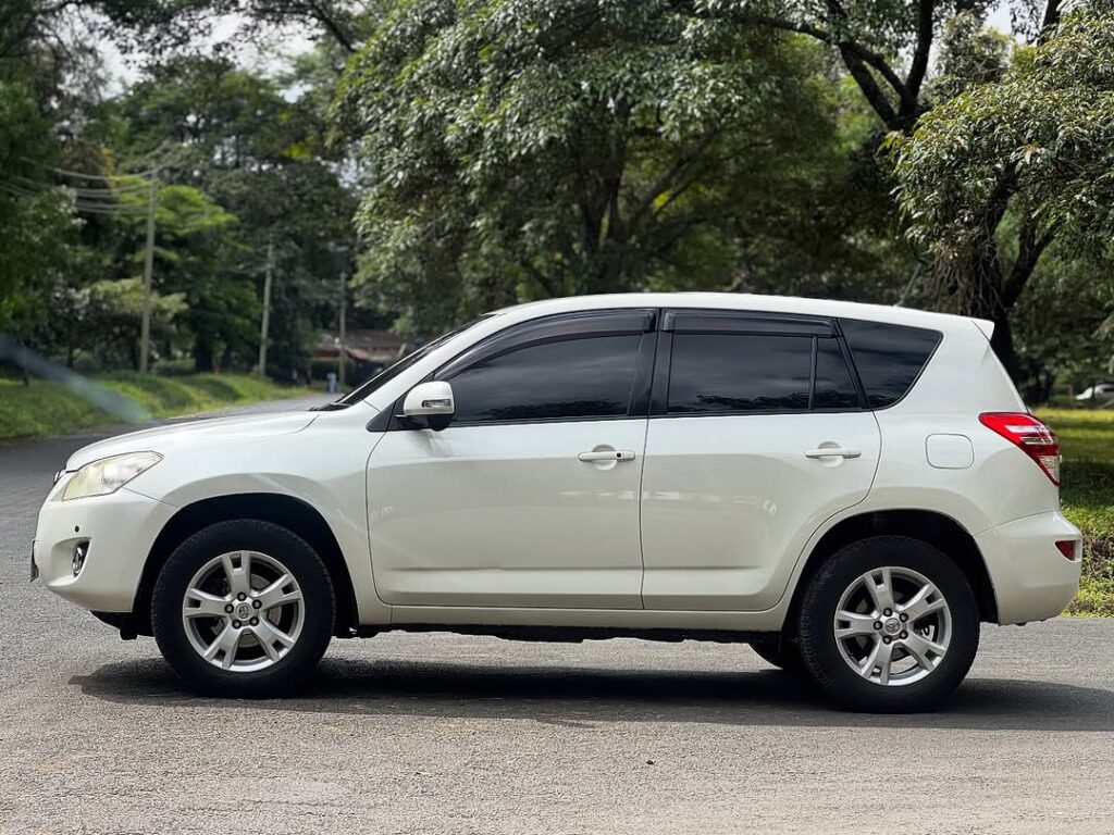 Toyota Rav4 2010 Inauzwa Arusha Tanzania