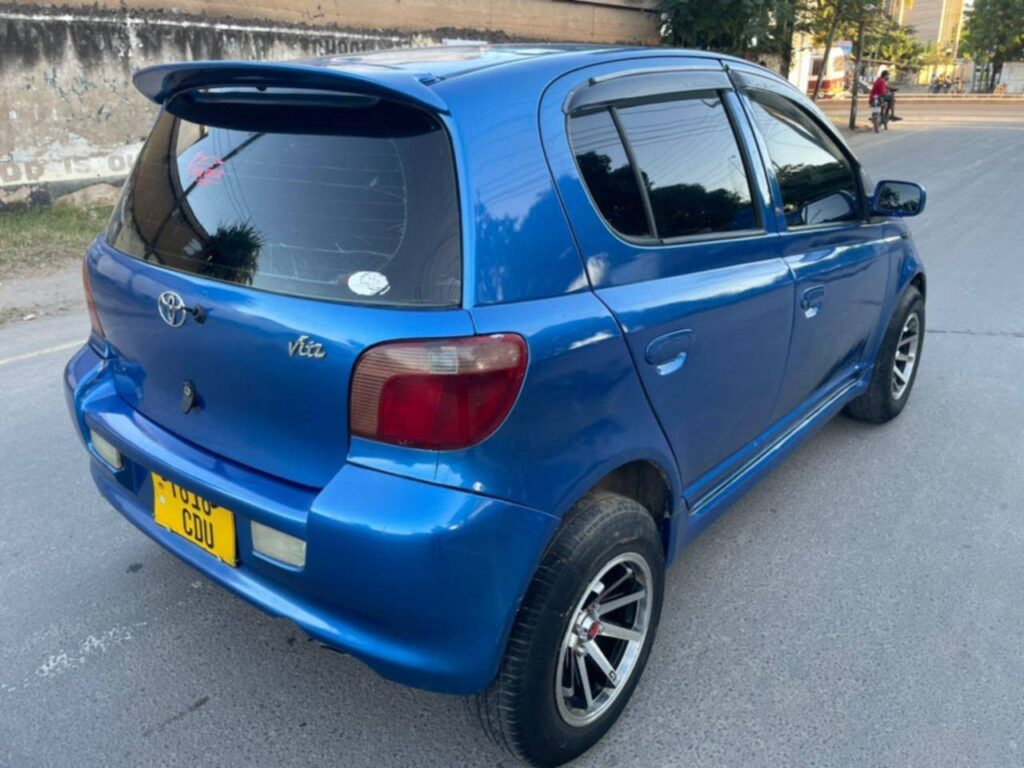 Magari Sokoni Toyota Vitz ya Bei Poa 2001