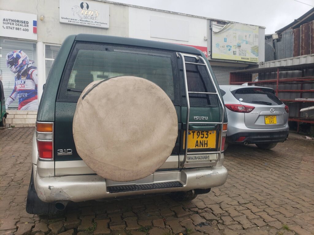 Magari Used Isuzu Bighorn 1995 Dar es Salaam Tanzania