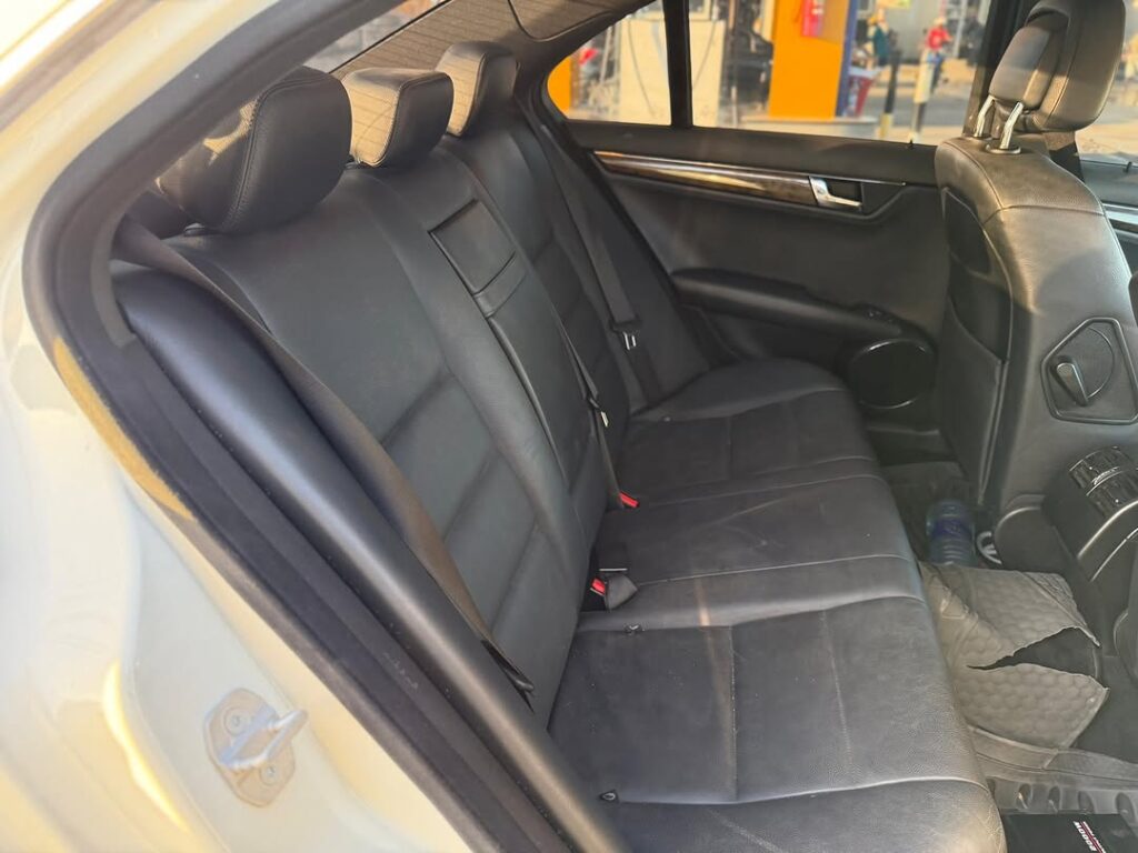 Magari C-Class 2009 lipo Dar es Salaam