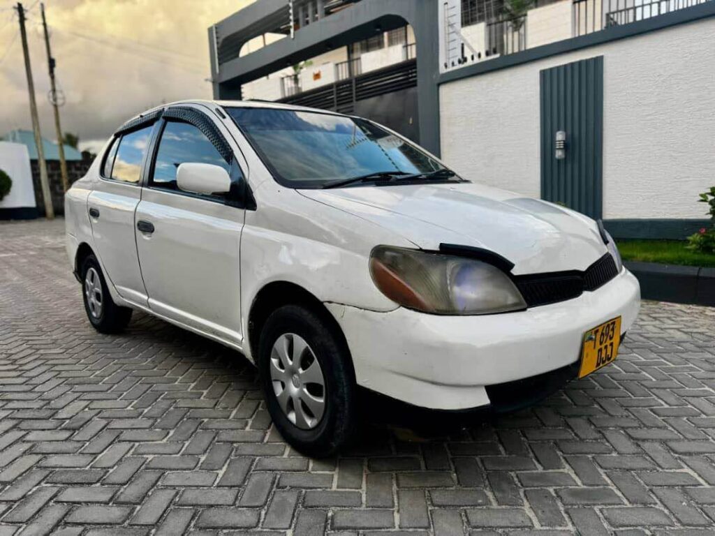 Magari Sokoni Toyota Platz ya Bei Poa 2002