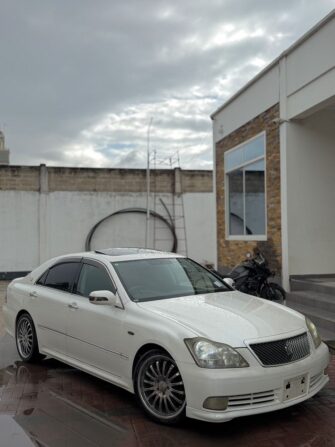 Price of Used Toyota Crown 2005 for Sale in Dar es Salaam Tanzania