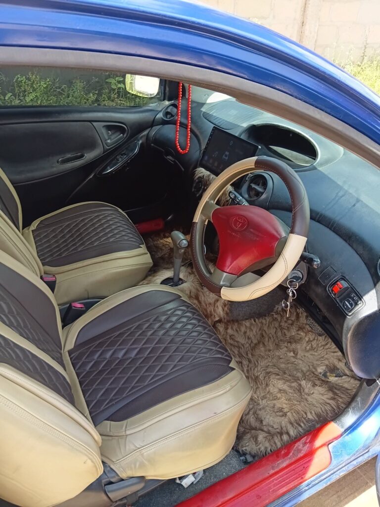 Magari Vitz 2003 lipo Dar es Salaam