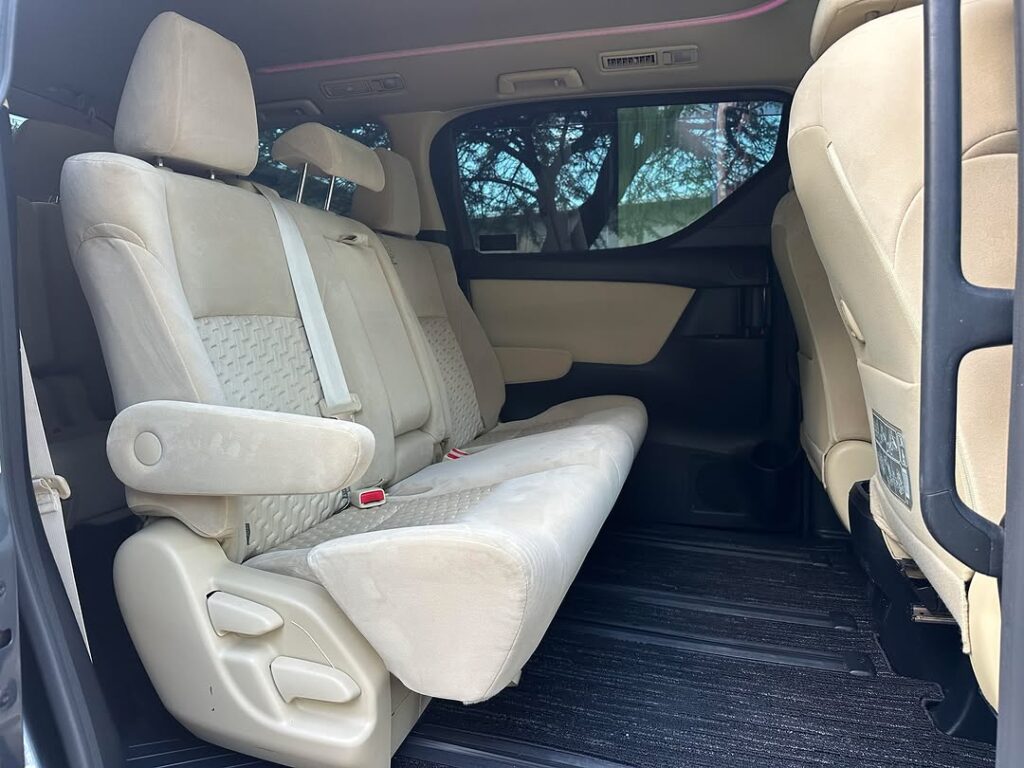 Magari Sokoni Toyota Vellfire ya Bei Poa 2016