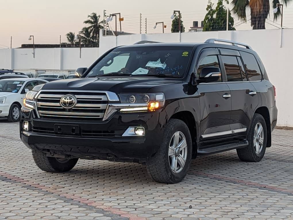 Bei ya Toyota Land Cruiser V8 2016 Sokoni Dar es Salaam Tanzania