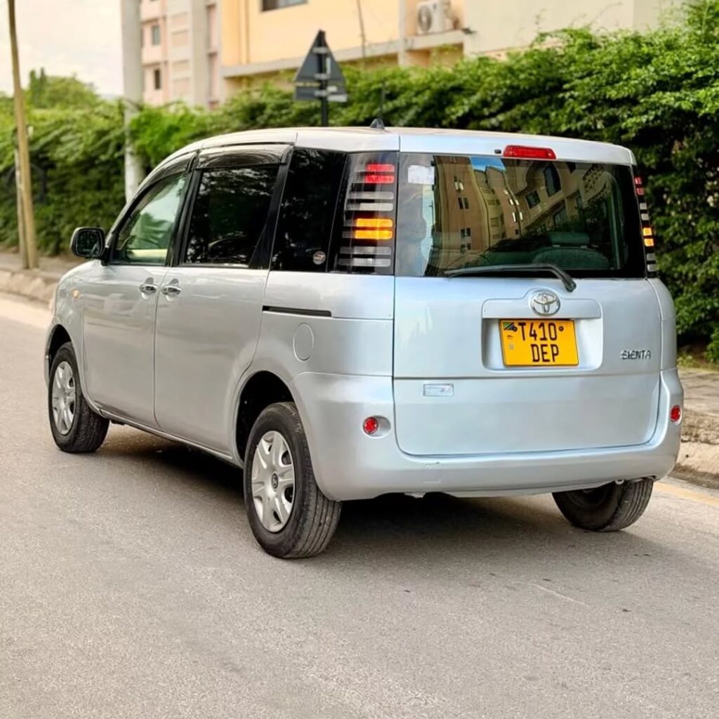 Bei ya Toyota Sienta 2005 Sokoni Dar es Salaam Tanzania