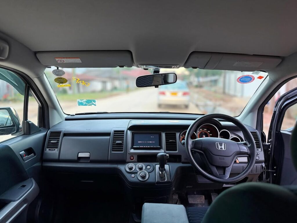 Honda Crossroad bei poa sokoni Dar es Salaam Tanzania