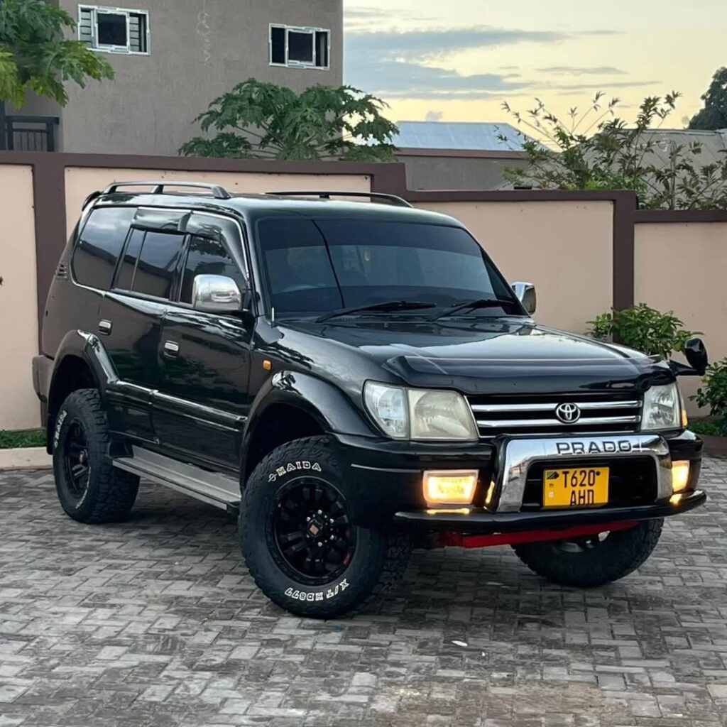 Toyota Land Cruiser Prado bei poa sokoni Dar es Salaam Tanzania