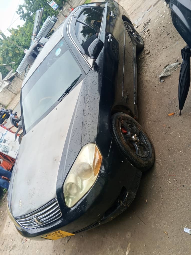 Toyota Mark II bei poa sokoni Dar es Salaam Tanzania