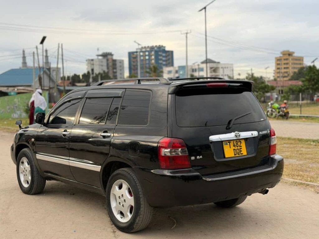 Magari Sokoni Toyota Kluger ya Bei Poa 2002
