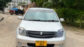 Magari Sokoni Toyota IST ya Bei Poa 2005