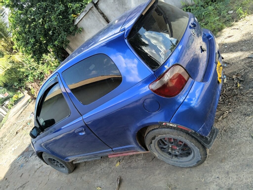 Magari Sokoni Toyota Vitz ya Bei Poa 2003