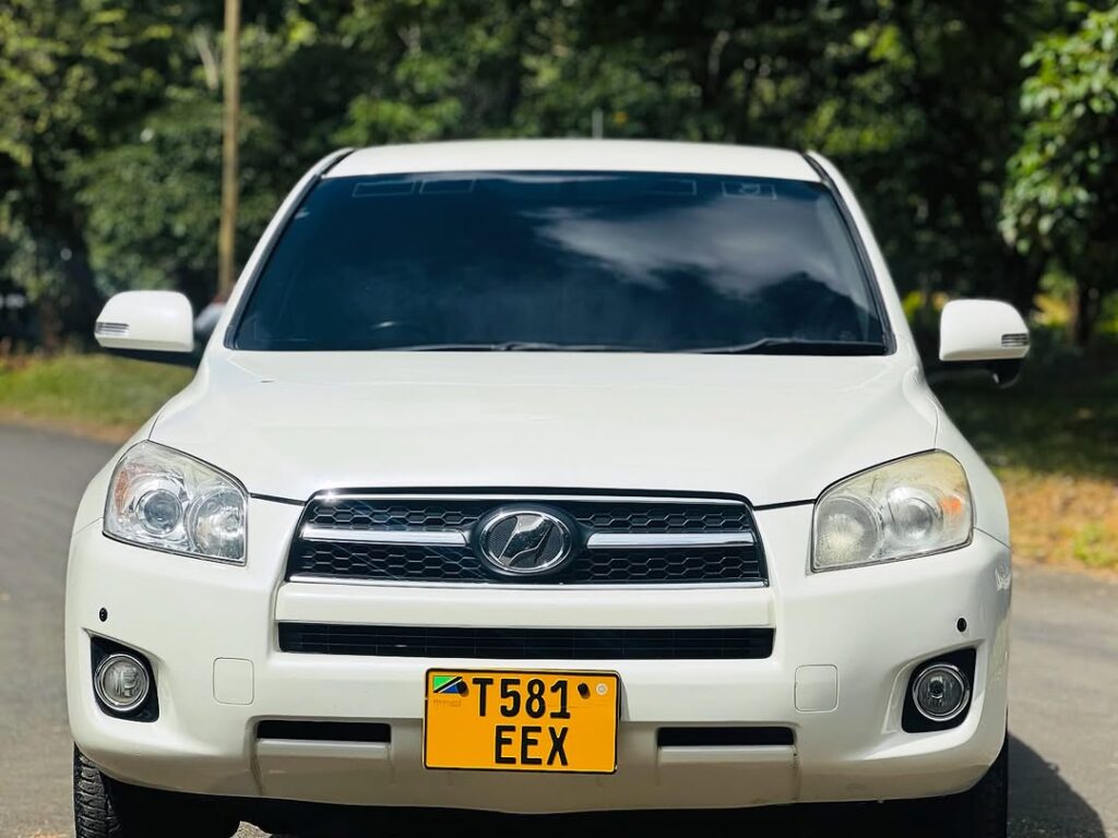 Magari Sokoni Toyota Rav4 ya Bei Poa 2010