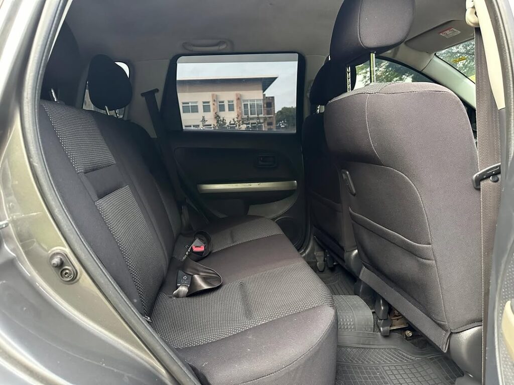 Toyota IST 2004 Inauzwa Dar es Salaam Tanzania