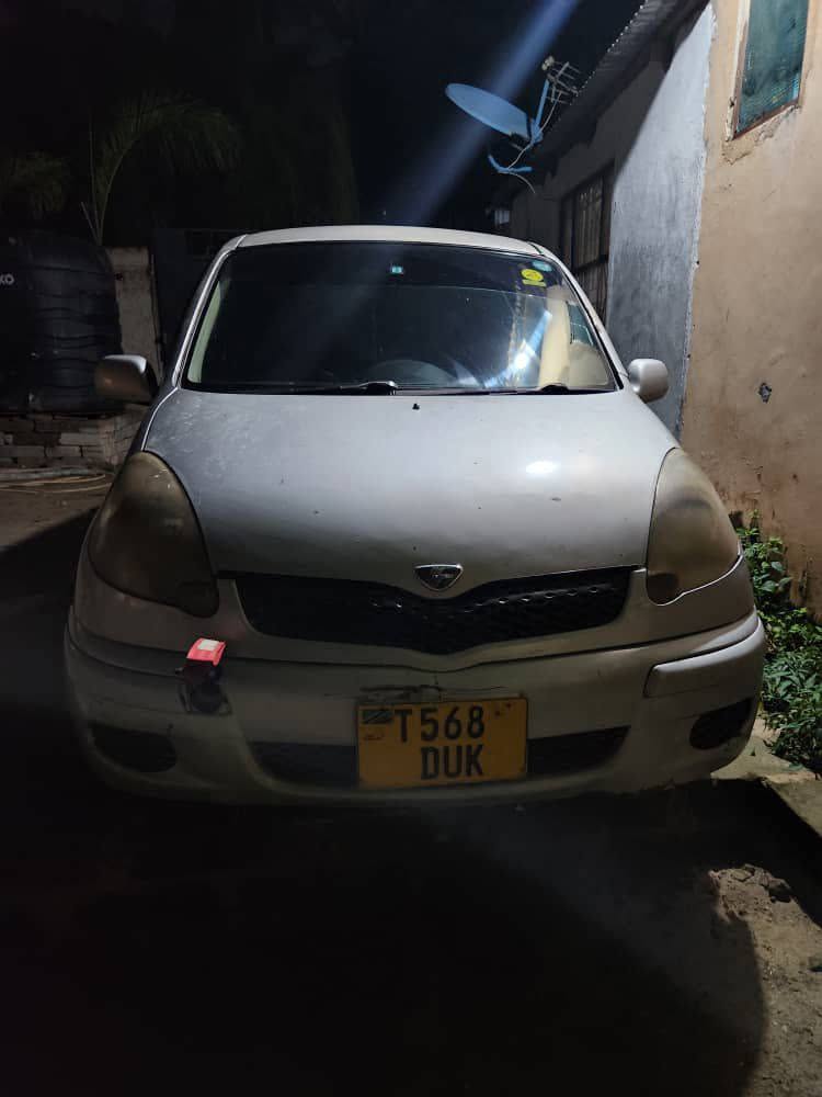 Toyota Funcargo bei poa sokoni Dar es Salaam Tanzania