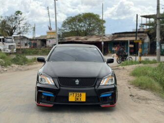 Price of Used Toyota Crown 2004 for Sale in Dar es Salaam Tanzania