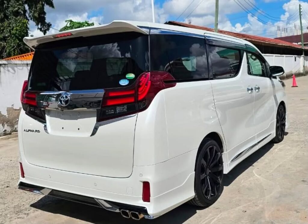 Magari Sokoni Toyota Alphard ya Bei Poa 2016
