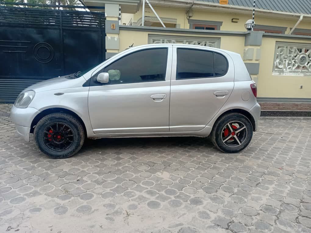 Magari Sokoni Toyota Vitz ya Bei Poa 2003