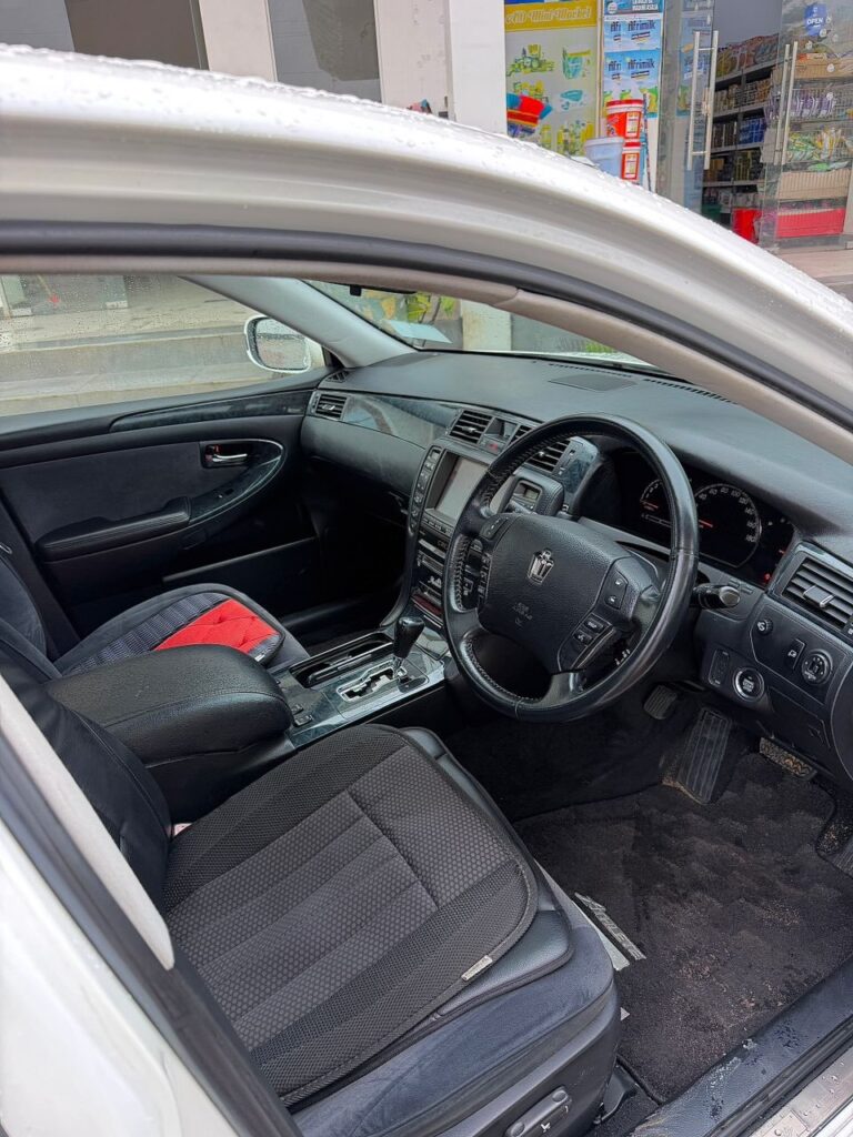 Price Of Toyota Crown 2005 for Sale in Tanzania