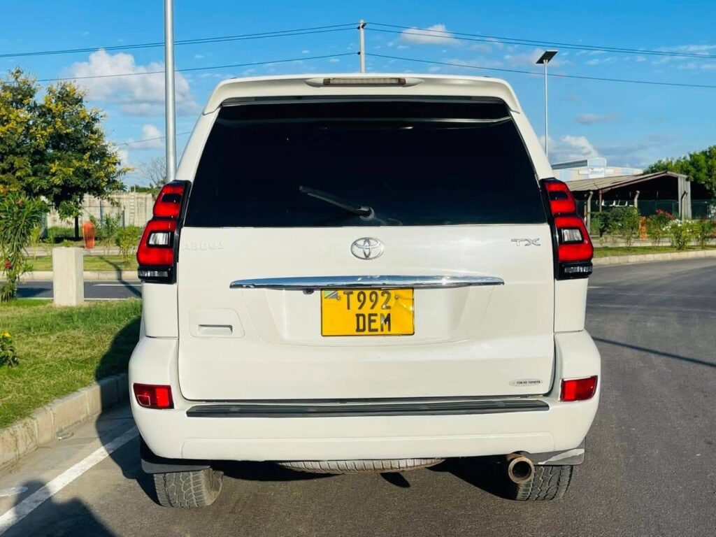 Magari Land Cruiser Prado 2007 lipo Dar es Salaam