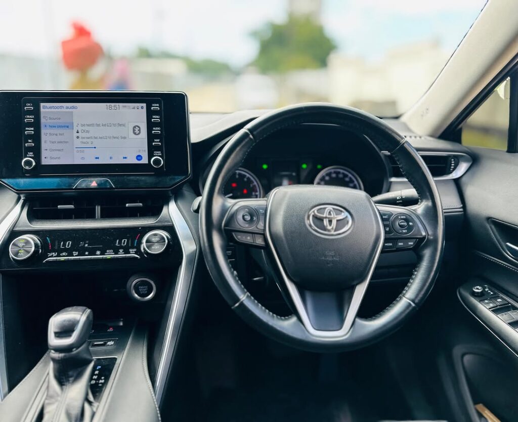 Toyota Harrier bei poa sokoni Dar es Salaam Tanzania