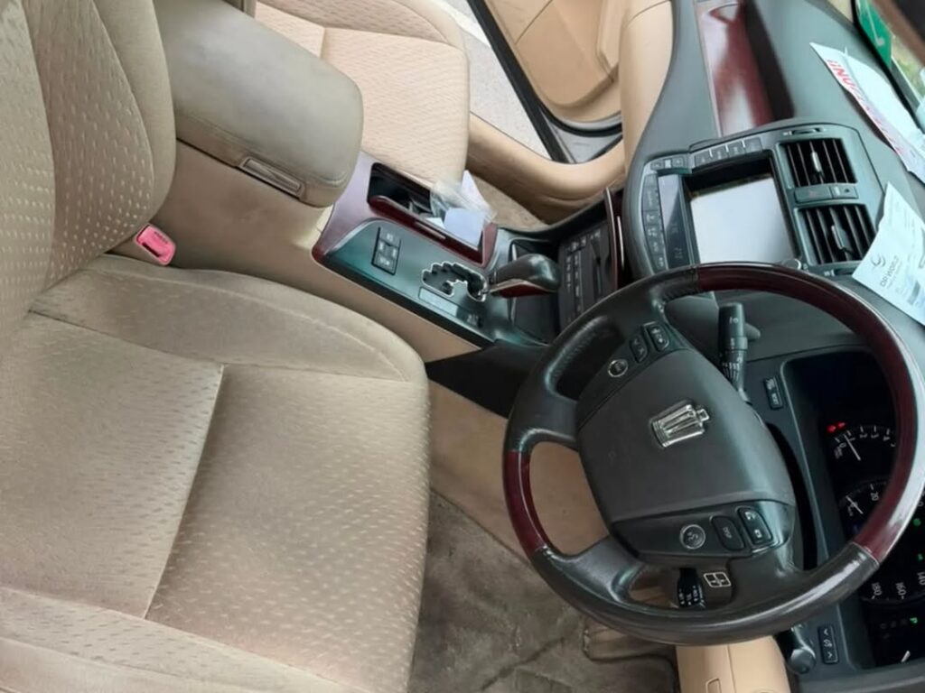 Toyota Crown 2009 for Sale in Dar es Salaam