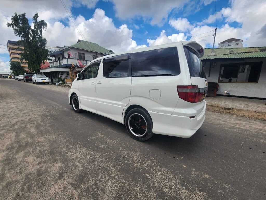 Price Of Toyota Alphard 2005 for Sale in Tanzania