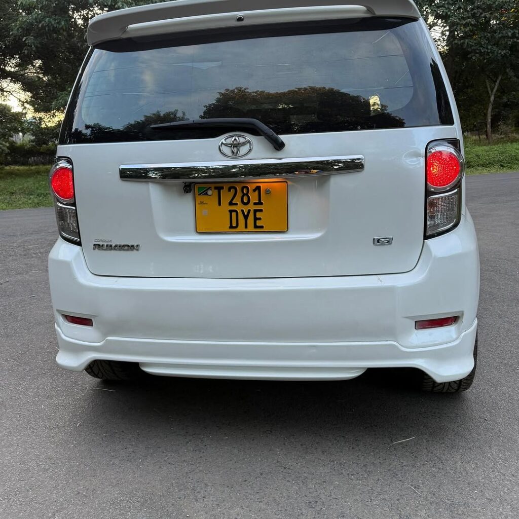 Magari Sokoni Toyota Rumion ya Bei Poa 2011