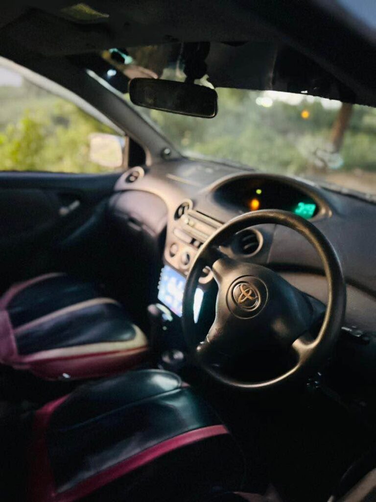 Magari Vitz 2003 lipo Dar es Salaam