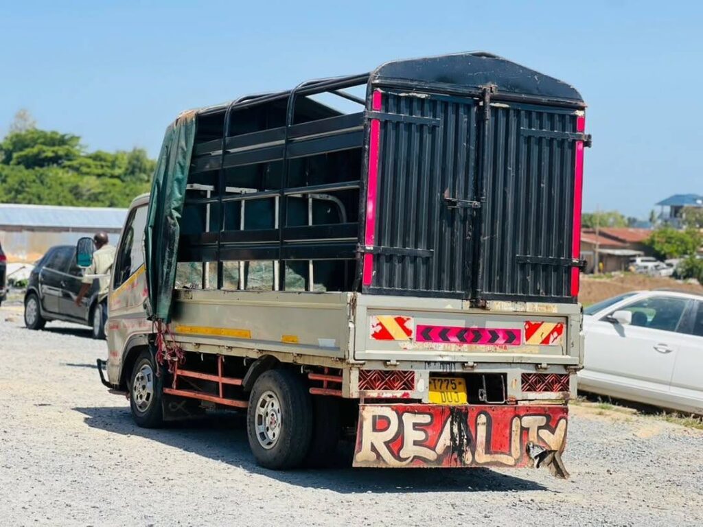 Buy Mitsubishi Canter 2008 for Sale in Mwanza